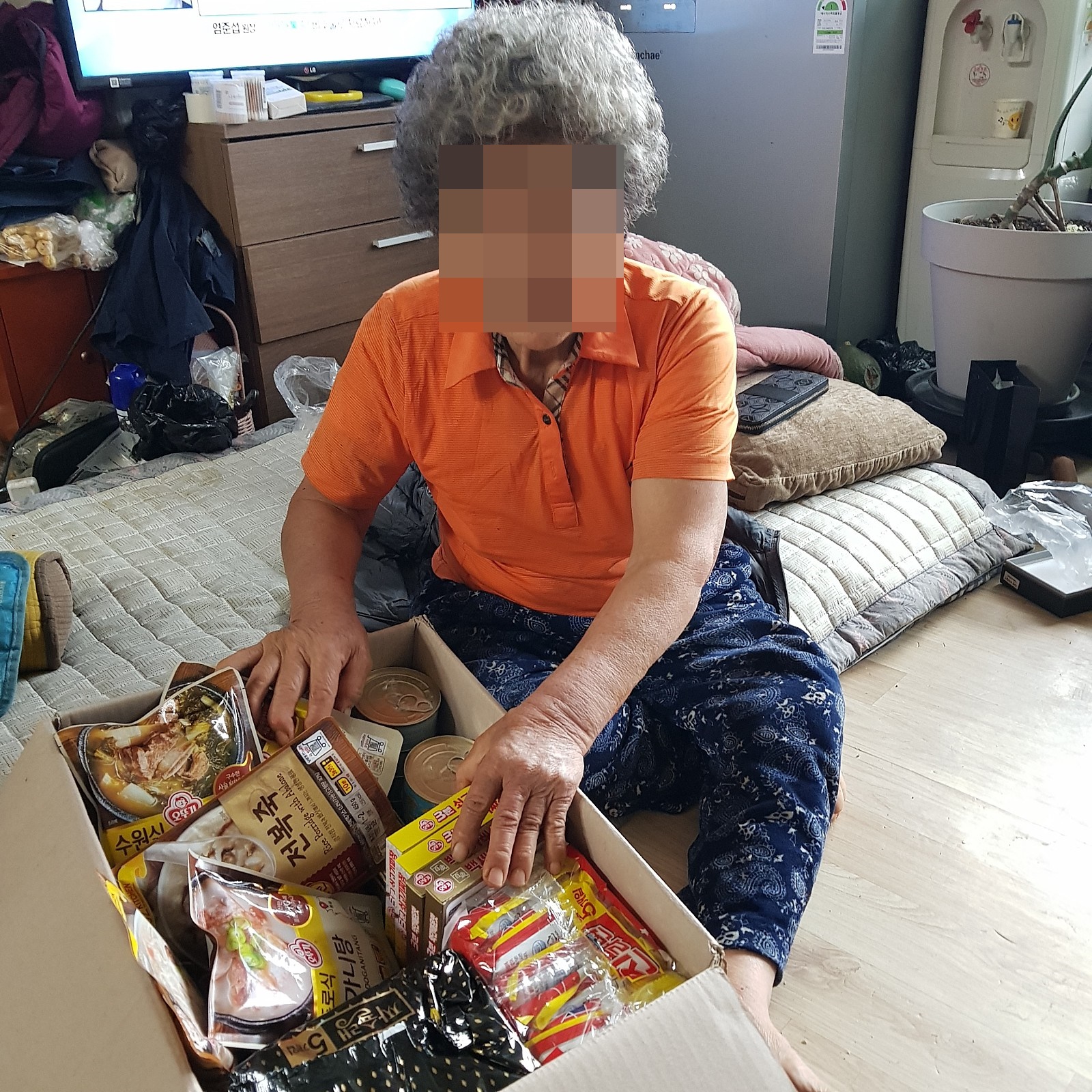 노인맞춤돌봄 부천동행정복지센터 성모병원성가자선회 식료품 키트 후원품 배부