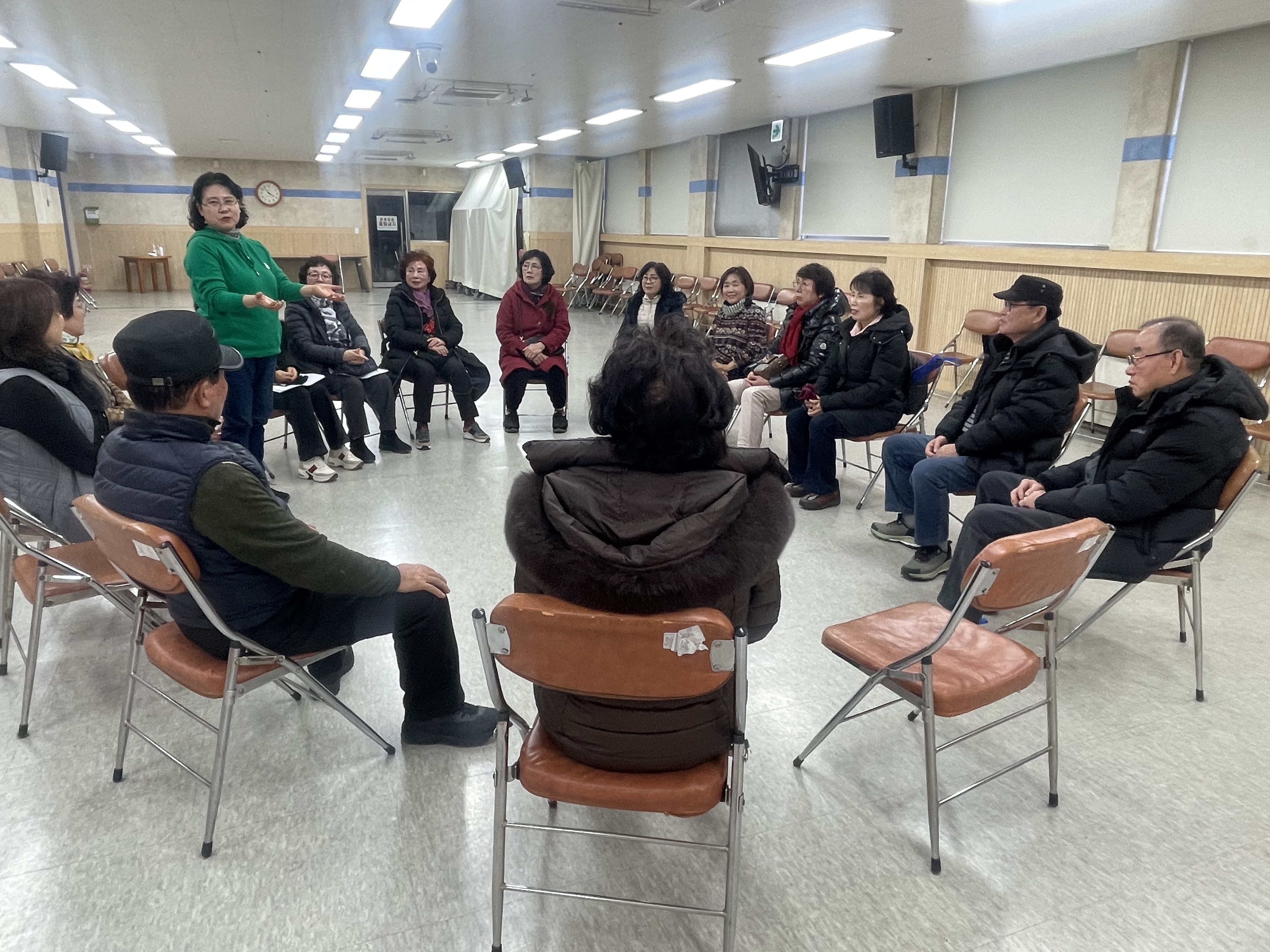 2023년 선배시민 자원봉사단 평가회의 진행